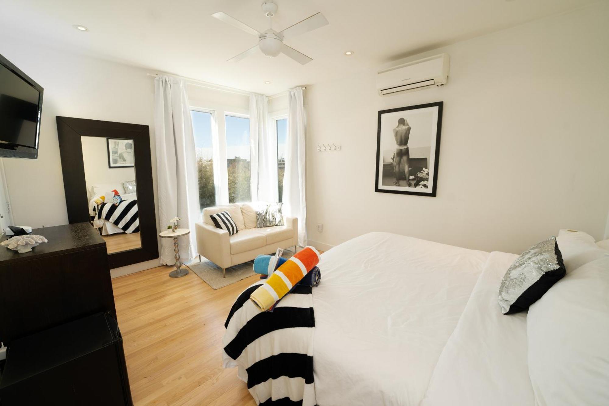 The Madison Fire Island Pines Hotel Room photo